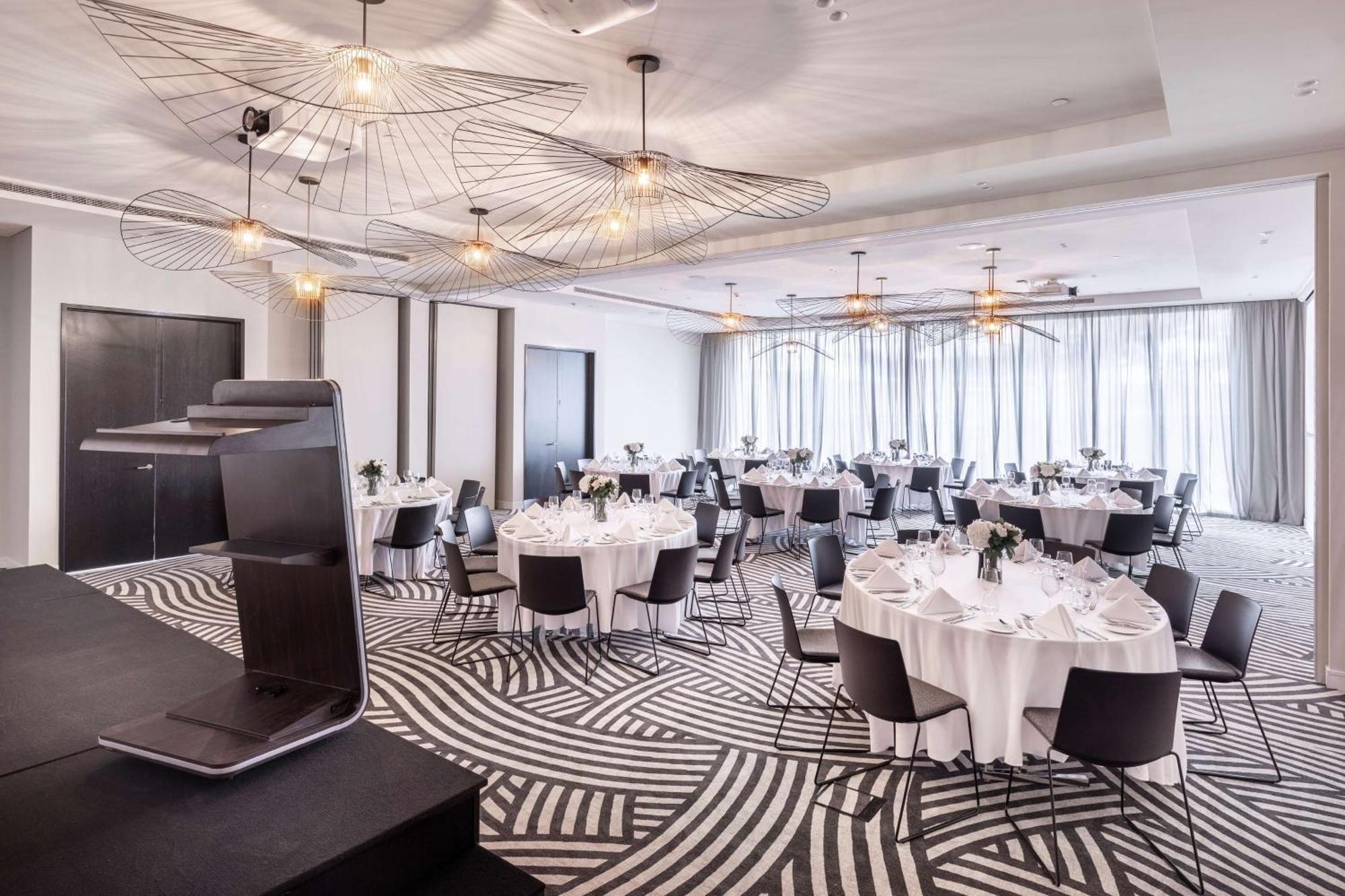 Doubletree By Hilton Auckland Karaka Hotell Exteriör bild
