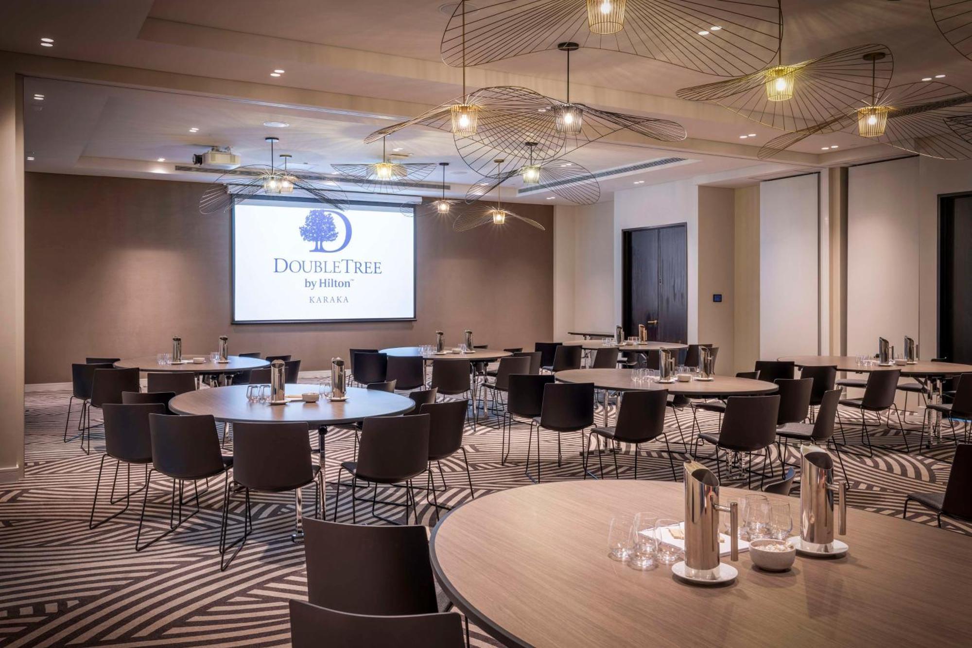 Doubletree By Hilton Auckland Karaka Hotell Exteriör bild
