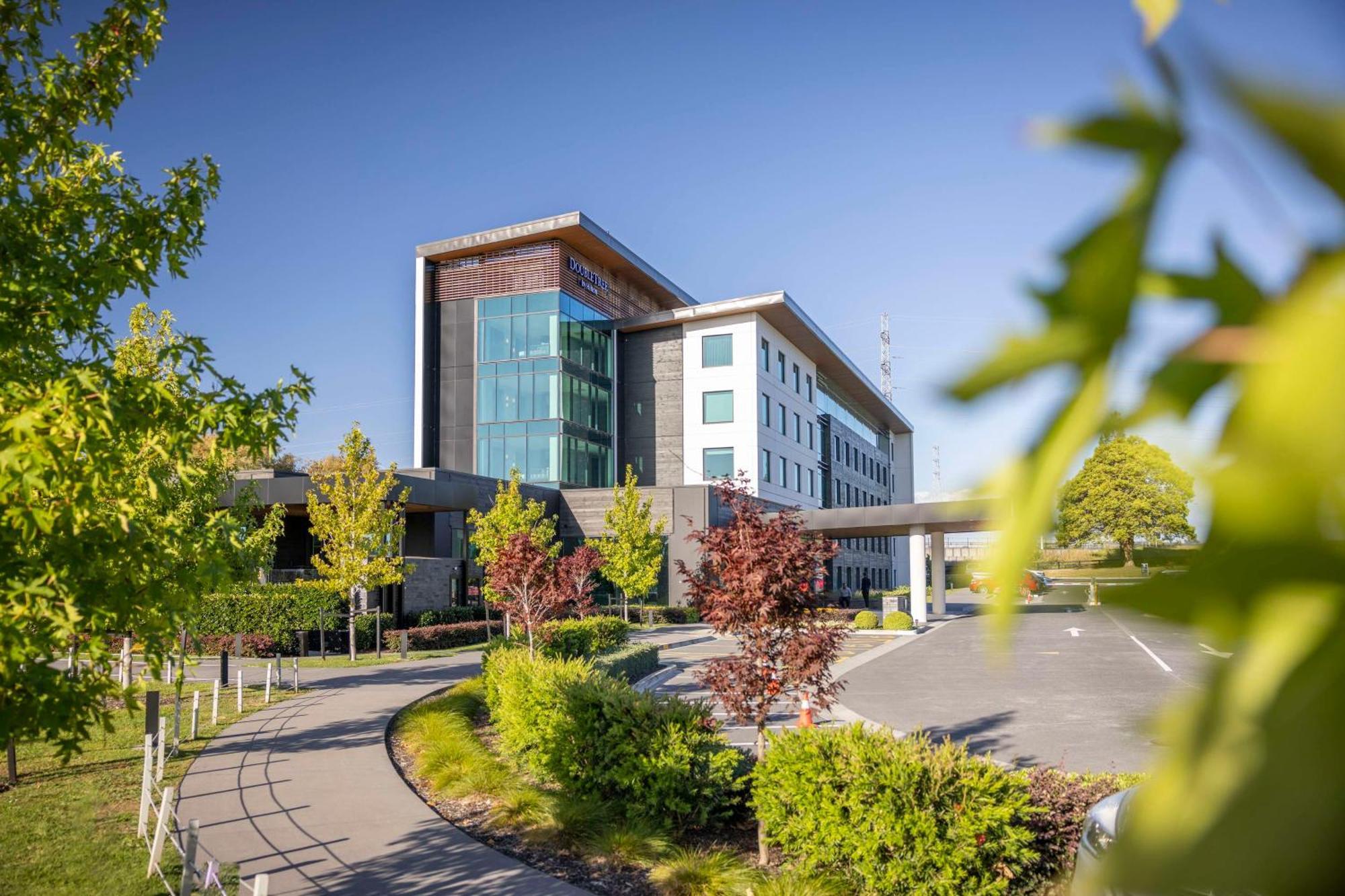 Doubletree By Hilton Auckland Karaka Hotell Exteriör bild